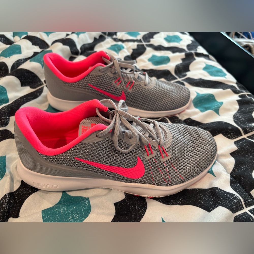 Nike flex trainer 7 size 9